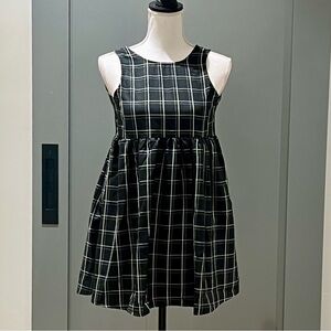 Girls’ Classic Black & White Plaid Dress – Size 8/10